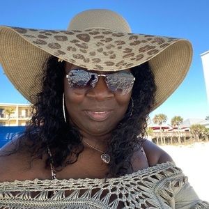 Meet your Posher, Tina